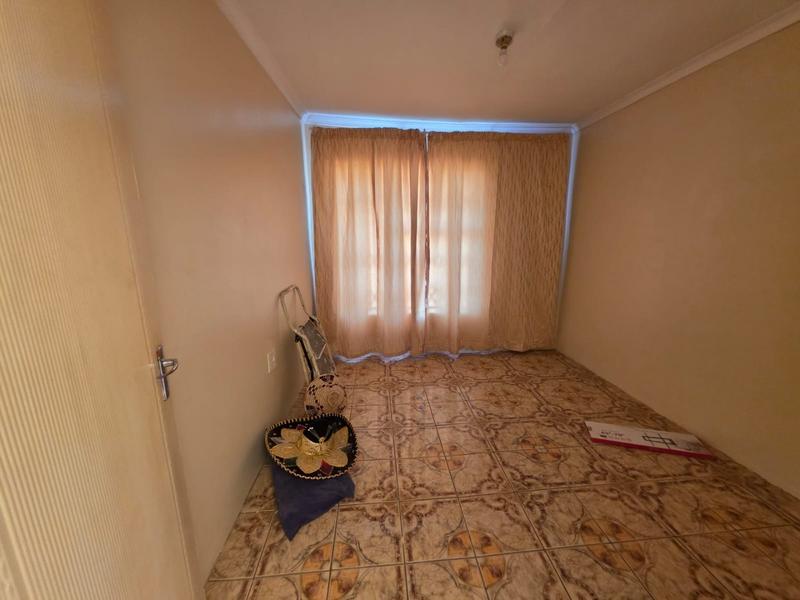 6 Bedroom Property for Sale in Greenhills Gauteng