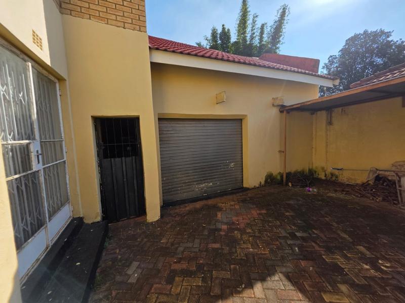 6 Bedroom Property for Sale in Greenhills Gauteng