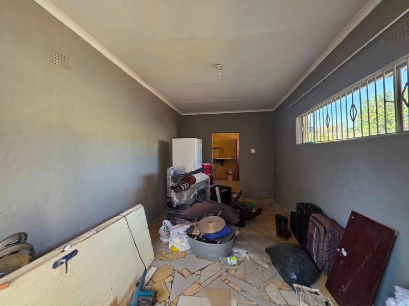 6 Bedroom Property for Sale in Greenhills Gauteng