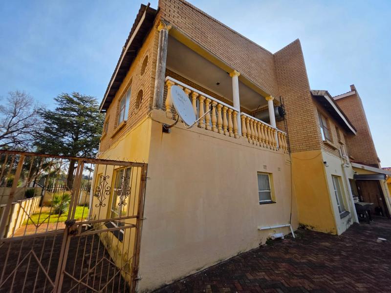 6 Bedroom Property for Sale in Greenhills Gauteng