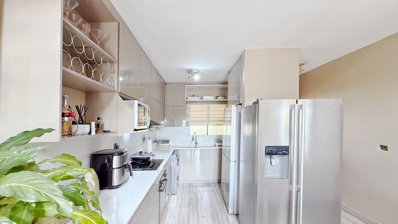 3 Bedroom Property for Sale in Noordwyk Gauteng
