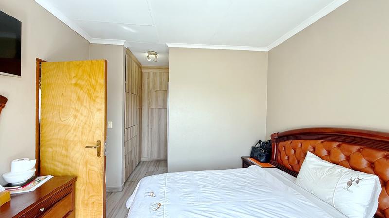 3 Bedroom Property for Sale in Noordwyk Gauteng