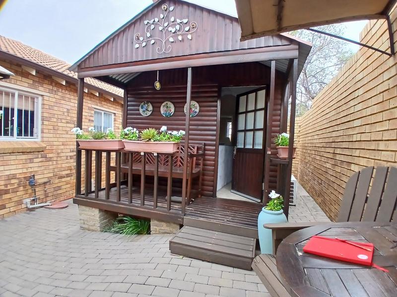 3 Bedroom Property for Sale in Honeydew Ridge Gauteng