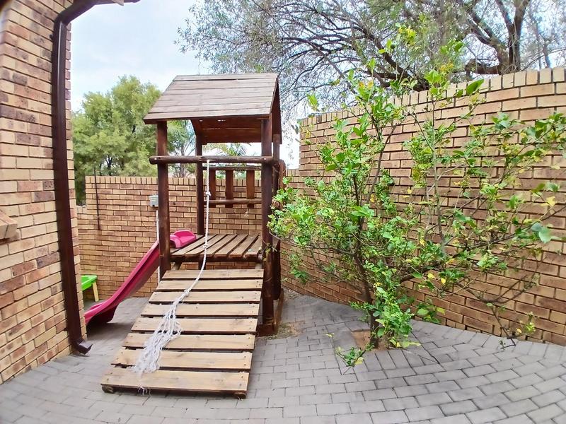 3 Bedroom Property for Sale in Honeydew Ridge Gauteng
