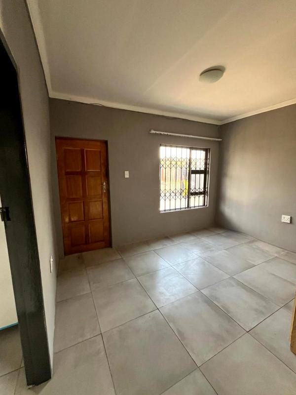 To Let 2 Bedroom Property for Rent in Naledi Gauteng