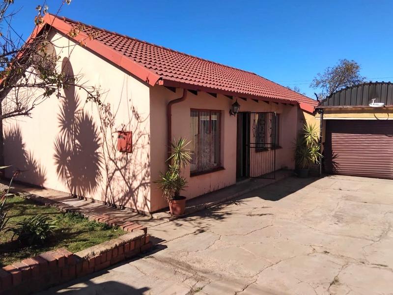 3 Bedroom Property for Sale in Moroka Gauteng