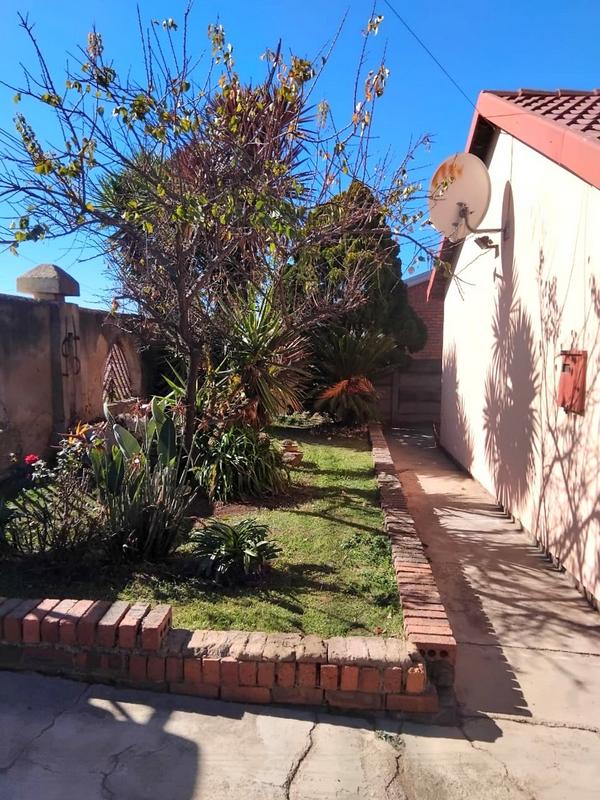 3 Bedroom Property for Sale in Moroka Gauteng