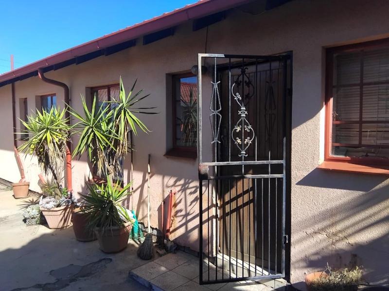 3 Bedroom Property for Sale in Moroka Gauteng