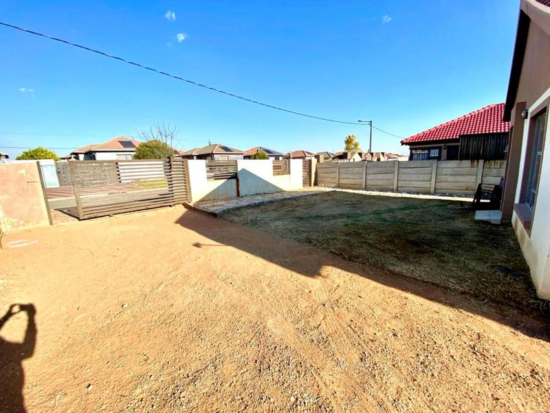 3 Bedroom Property for Sale in Witpoortjie Gauteng