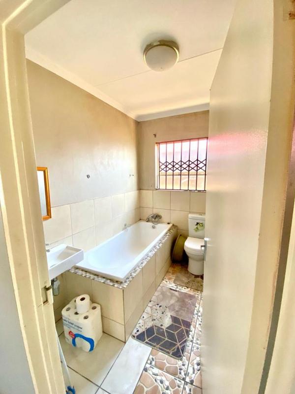 3 Bedroom Property for Sale in Witpoortjie Gauteng