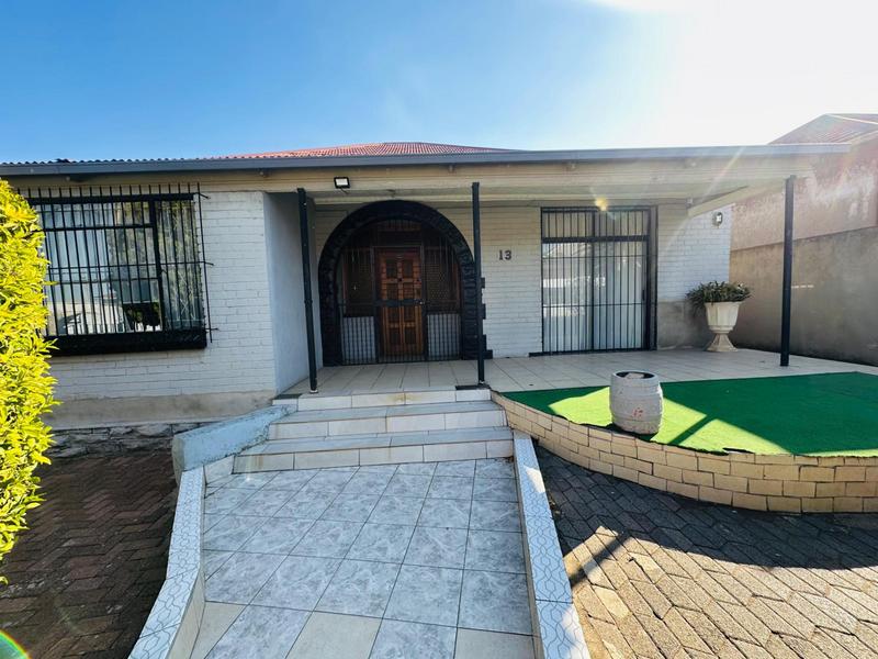 4 Bedroom Property for Sale in Malvern Gauteng
