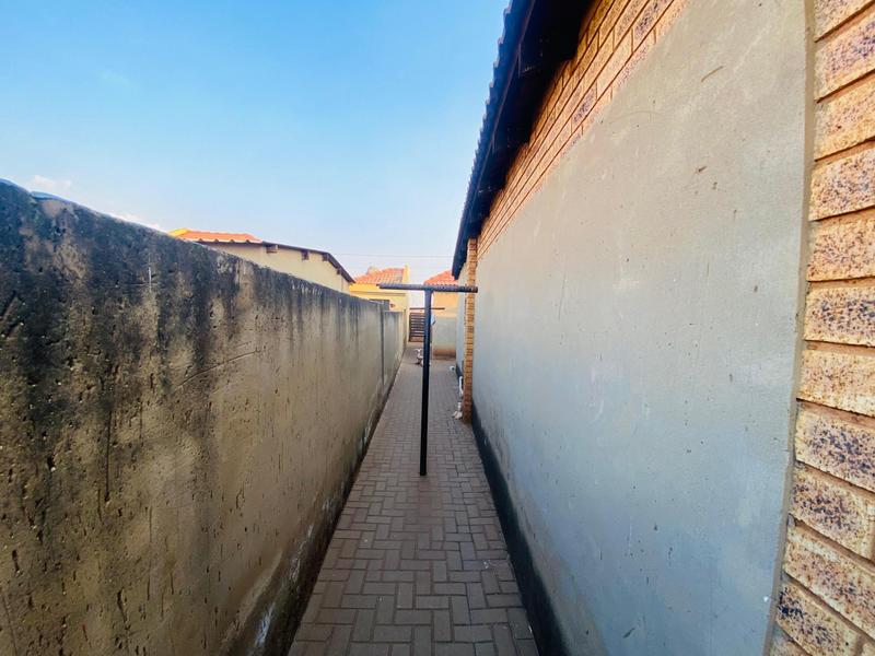 2 Bedroom Property for Sale in Vosloorus Ext 20 Gauteng