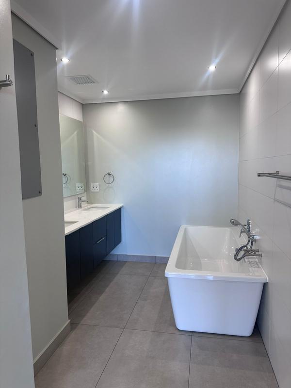 To Let 3 Bedroom Property for Rent in Midfield Estate Gauteng