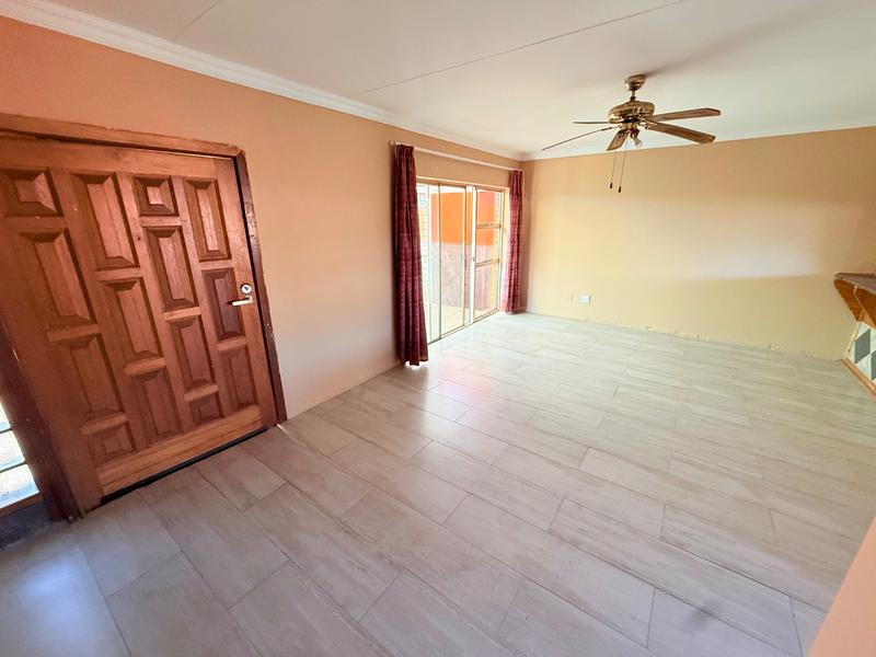 2 Bedroom Property for Sale in Vanderbijlpark Cw 6 Gauteng