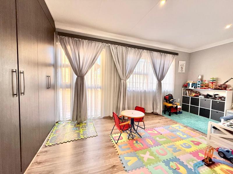 3 Bedroom Property for Sale in New Redruth Gauteng