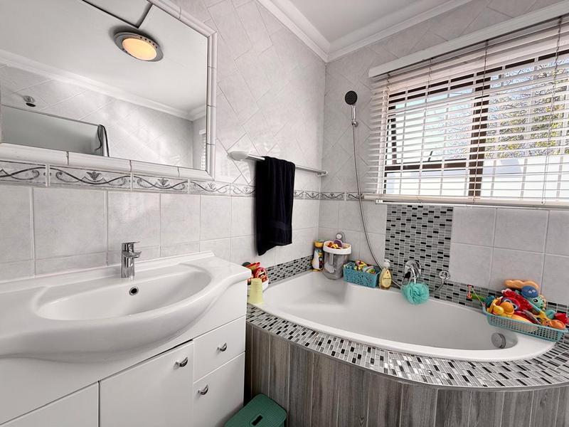 3 Bedroom Property for Sale in New Redruth Gauteng