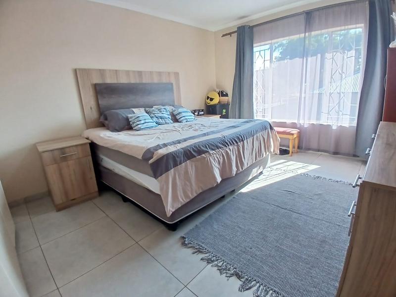 3 Bedroom Property for Sale in New Redruth Gauteng