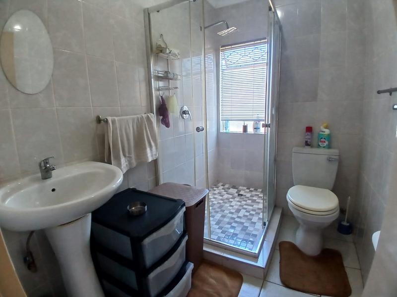 3 Bedroom Property for Sale in New Redruth Gauteng