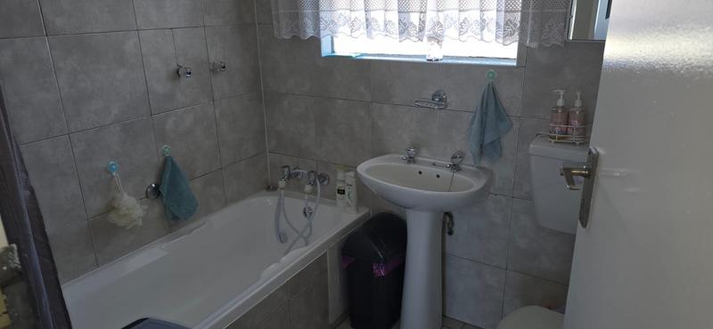 2 Bedroom Property for Sale in Verwoerdpark Gauteng