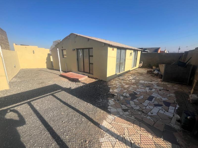 2 Bedroom Property for Sale in Meadowlands Zone 3 Gauteng