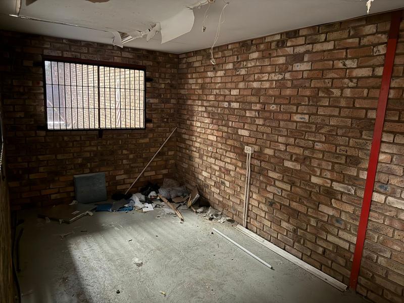 To Let Commercial Property for Rent in Sunderland Ridge Gauteng