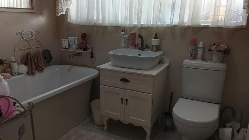 4 Bedroom Property for Sale in Greenhills Gauteng