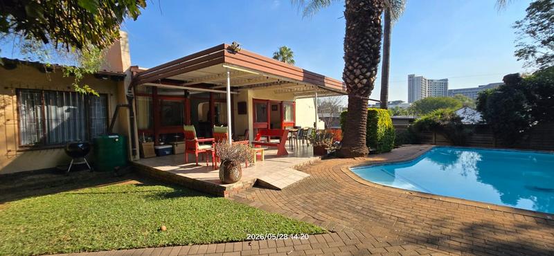 5 Bedroom Property for Sale in Garsfontein Gauteng