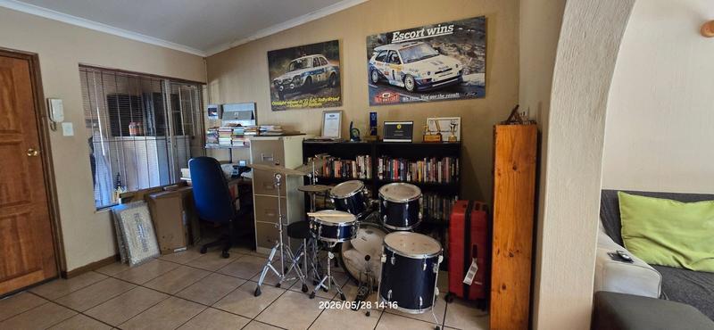 5 Bedroom Property for Sale in Garsfontein Gauteng