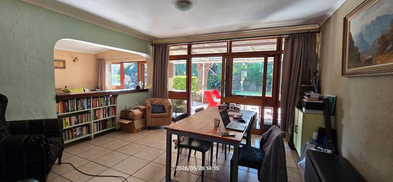 5 Bedroom Property for Sale in Garsfontein Gauteng