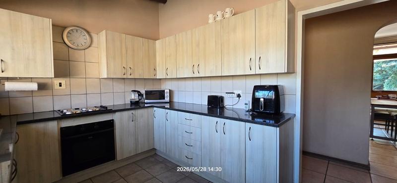 5 Bedroom Property for Sale in Garsfontein Gauteng