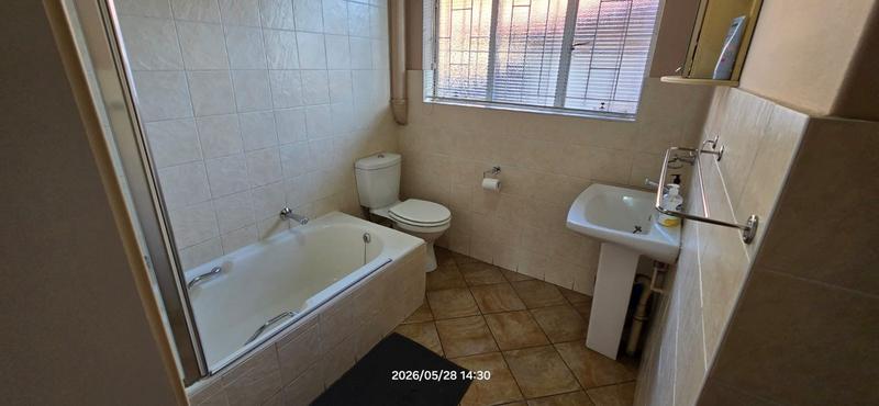5 Bedroom Property for Sale in Garsfontein Gauteng