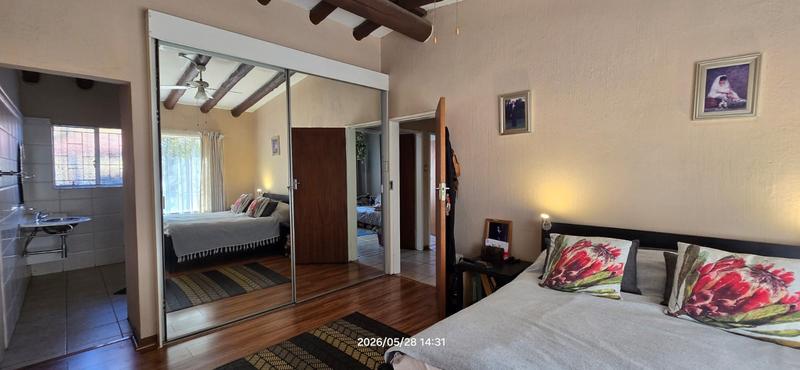 5 Bedroom Property for Sale in Garsfontein Gauteng
