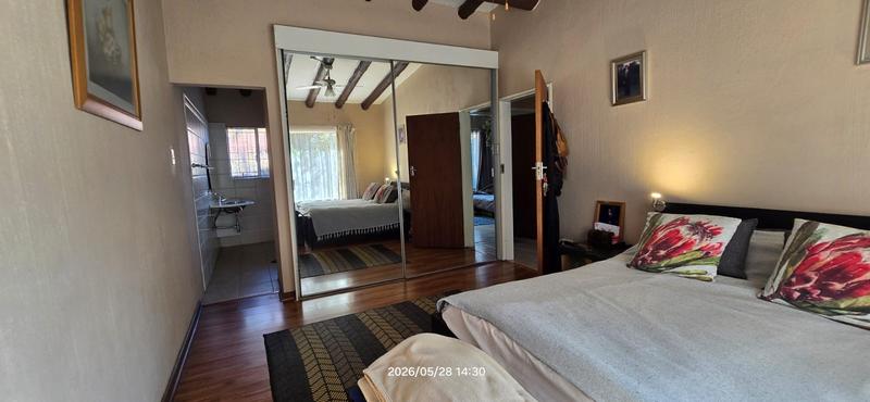 5 Bedroom Property for Sale in Garsfontein Gauteng