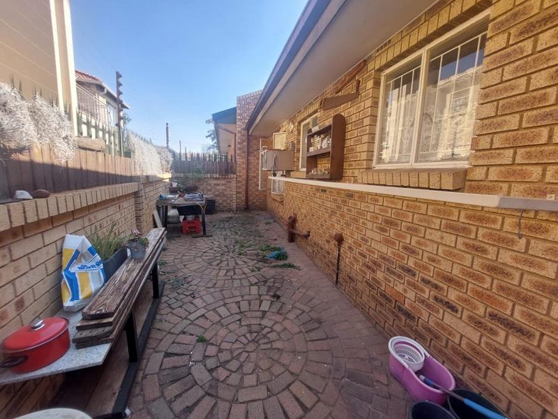 2 Bedroom Property for Sale in Randpoort Gauteng