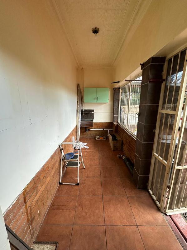 6 Bedroom Property for Sale in Geduld Gauteng