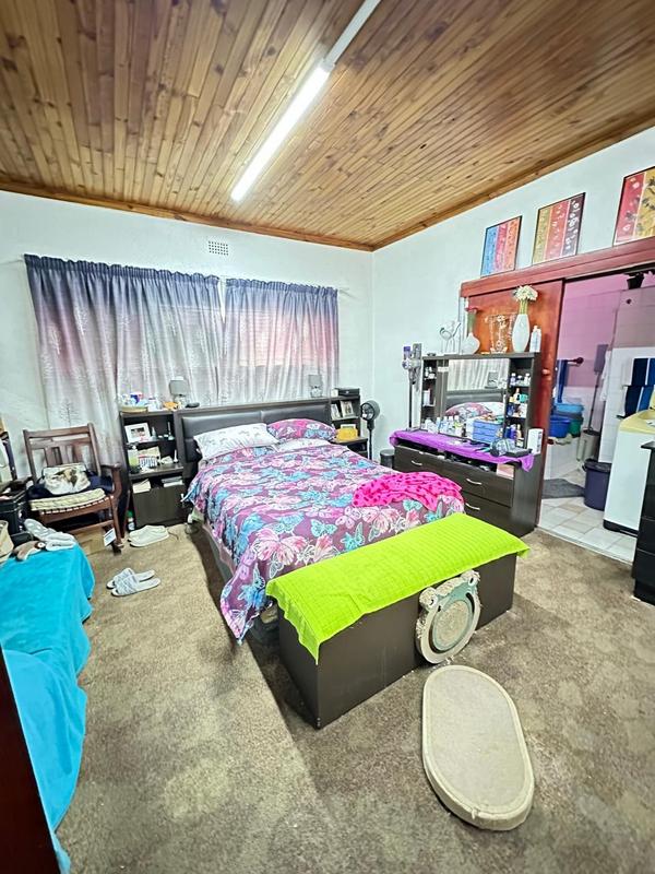 6 Bedroom Property for Sale in Geduld Gauteng