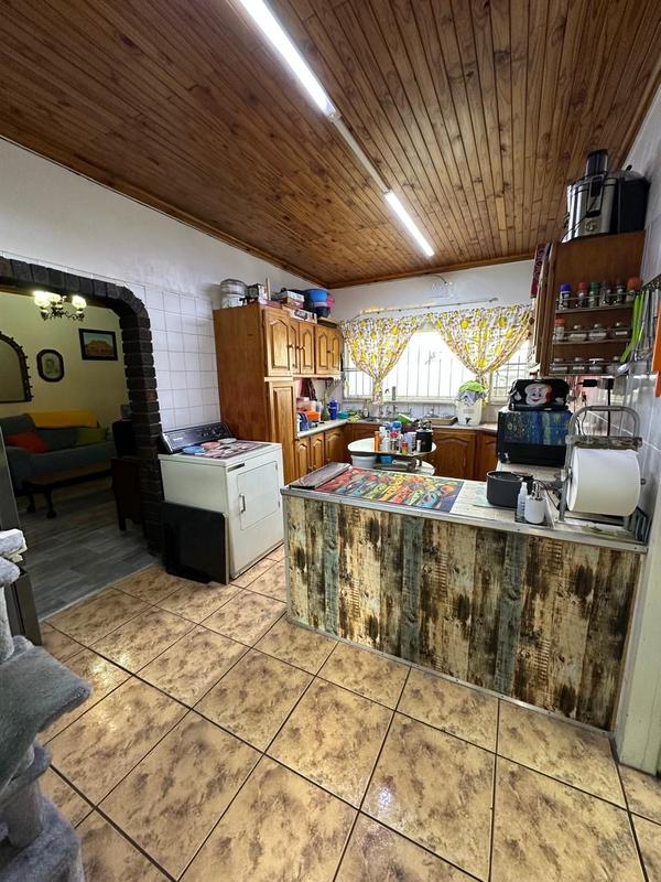 6 Bedroom Property for Sale in Geduld Gauteng