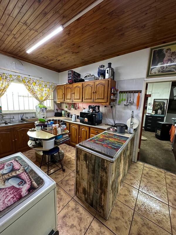 6 Bedroom Property for Sale in Geduld Gauteng