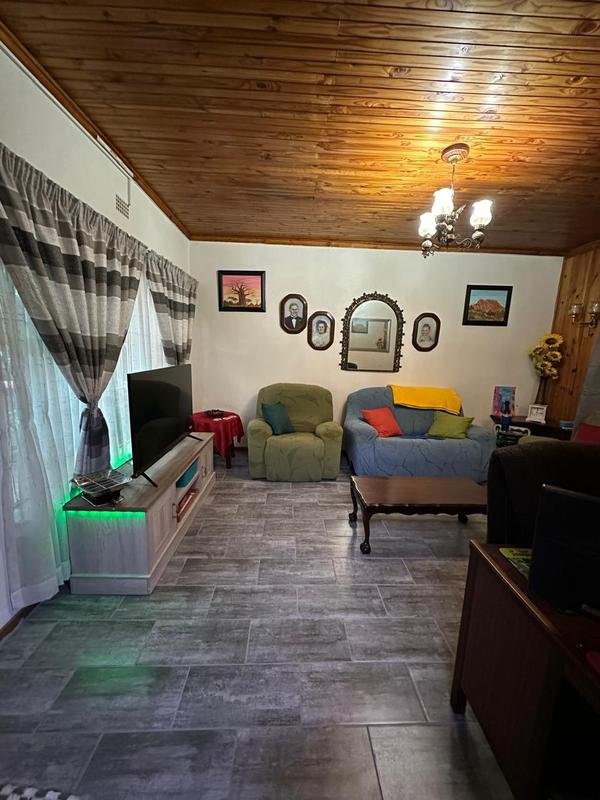 6 Bedroom Property for Sale in Geduld Gauteng