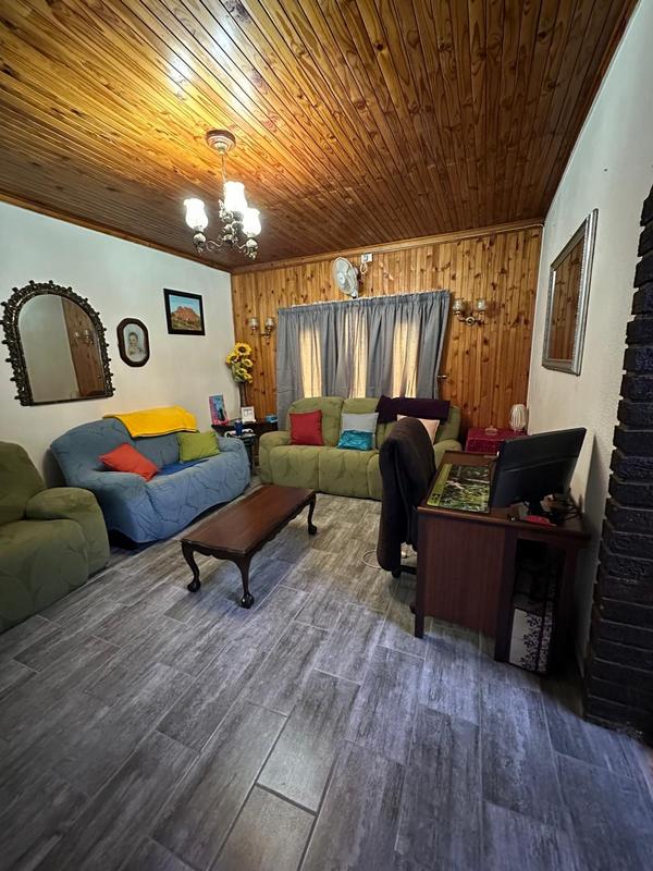 6 Bedroom Property for Sale in Geduld Gauteng