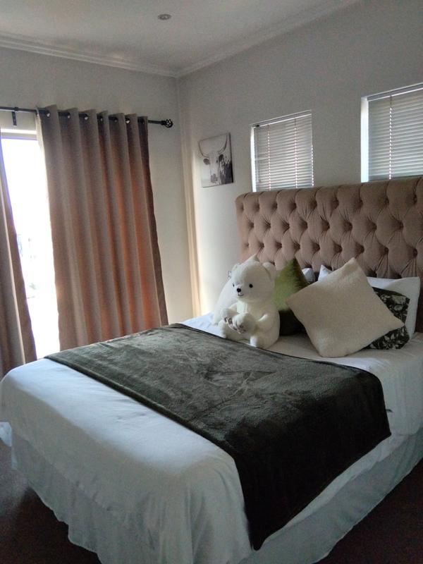 2 Bedroom Property for Sale in Lonehill Gauteng