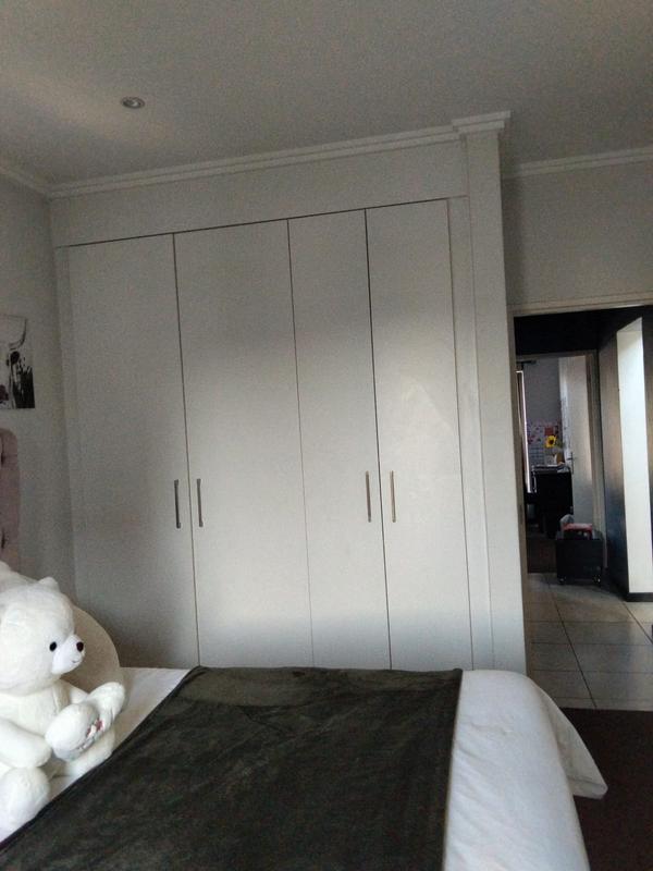 2 Bedroom Property for Sale in Lonehill Gauteng