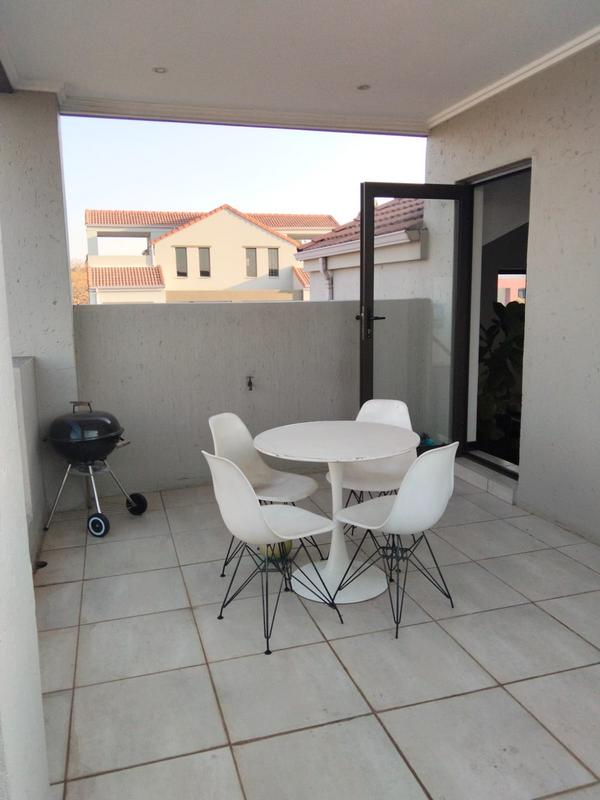 2 Bedroom Property for Sale in Lonehill Gauteng
