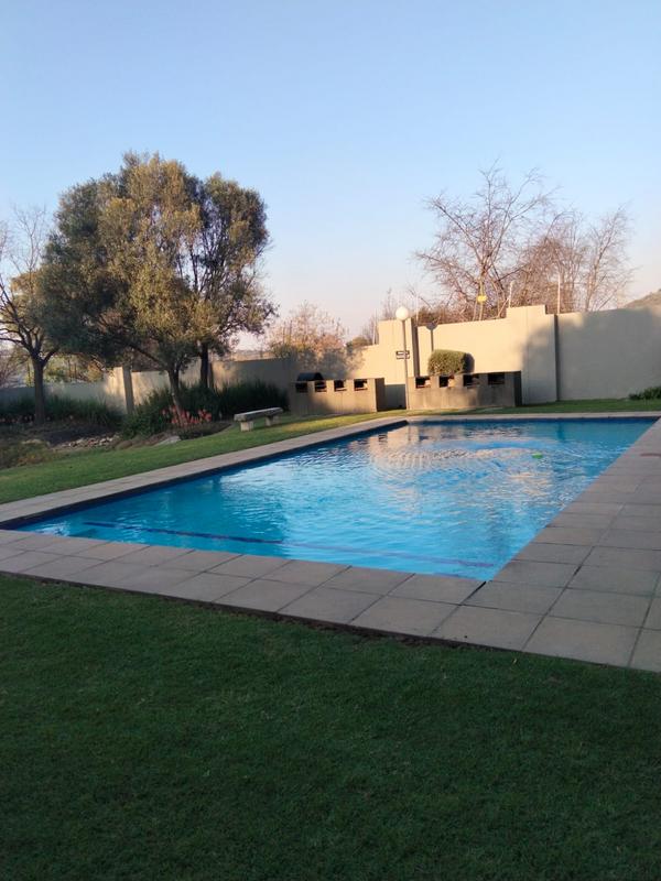 2 Bedroom Property for Sale in Lonehill Gauteng