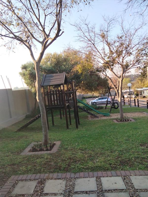 2 Bedroom Property for Sale in Lonehill Gauteng