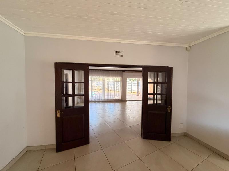 To Let 5 Bedroom Property for Rent in Henley on Klip Gauteng