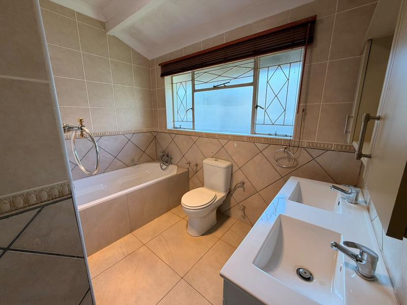 To Let 5 Bedroom Property for Rent in Henley on Klip Gauteng