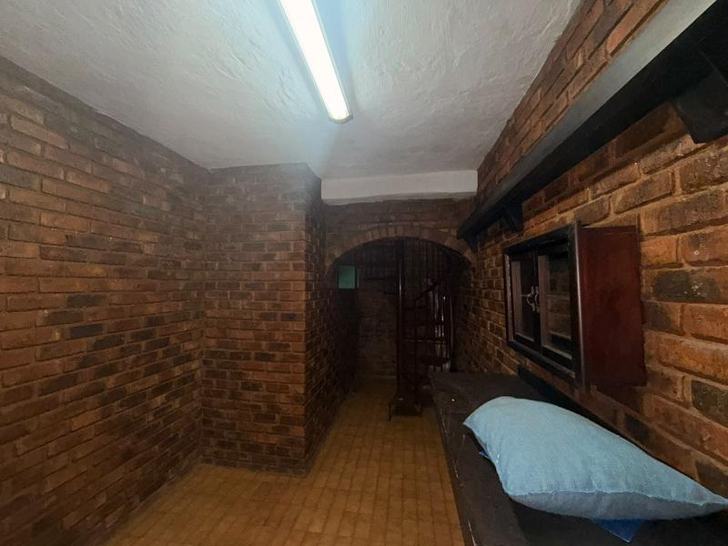 To Let 5 Bedroom Property for Rent in Henley on Klip Gauteng