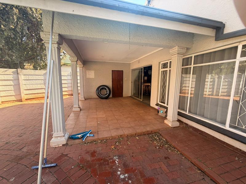 To Let 5 Bedroom Property for Rent in Henley on Klip Gauteng