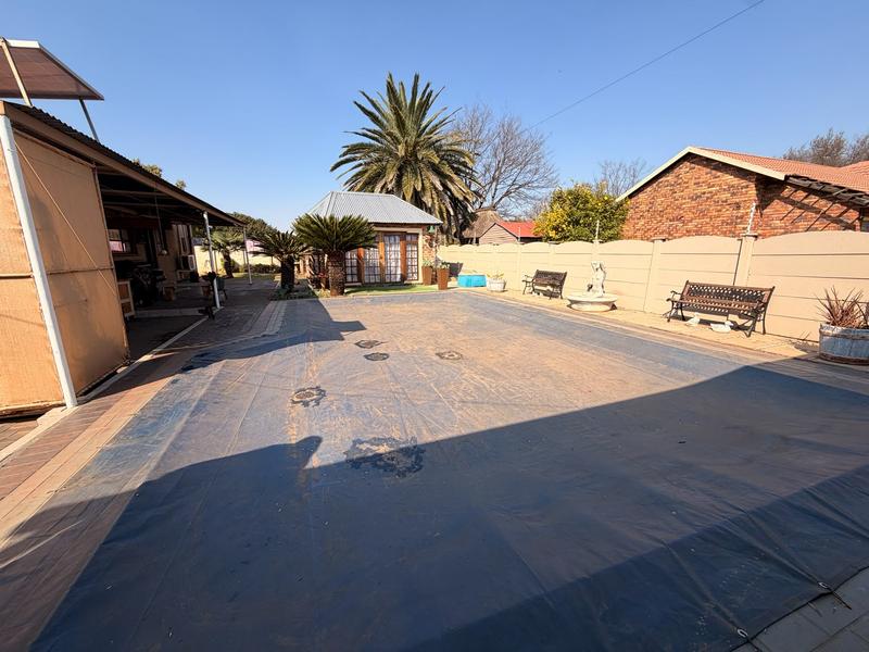 3 Bedroom Property for Sale in Golf Park Gauteng